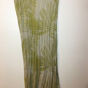 Bamboo scarf with leaf design